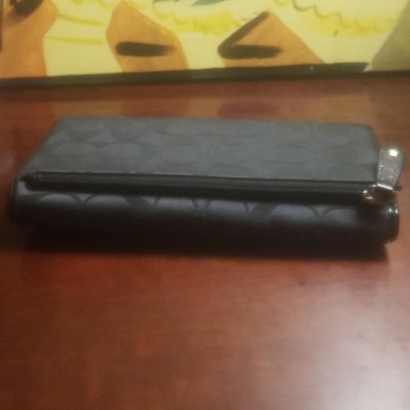 Coach black signature wallet - Picture 4 of 8